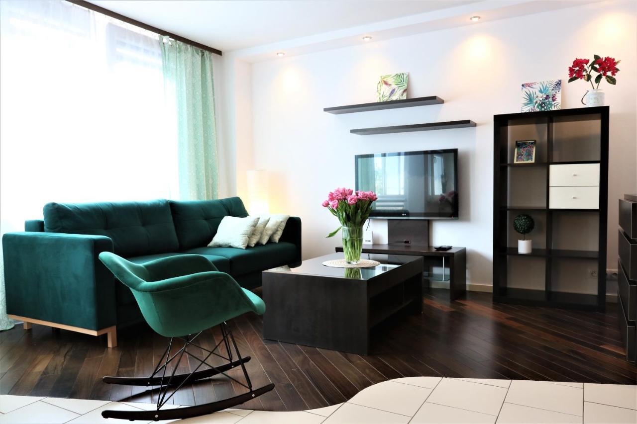 Appartement Stylish And Spacious By Cooee Warschau