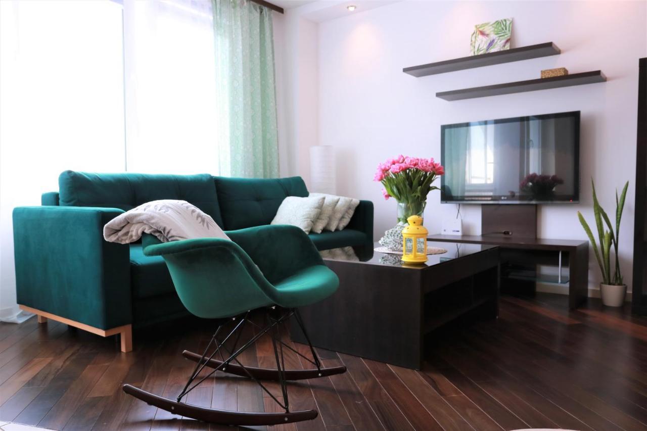 Stylish And Spacious By Cooee Warschau