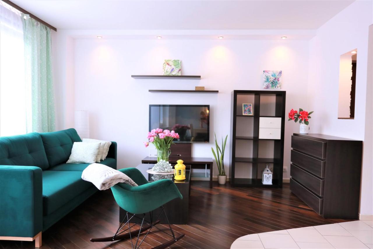 Appartement Stylish And Spacious By Cooee Warschau